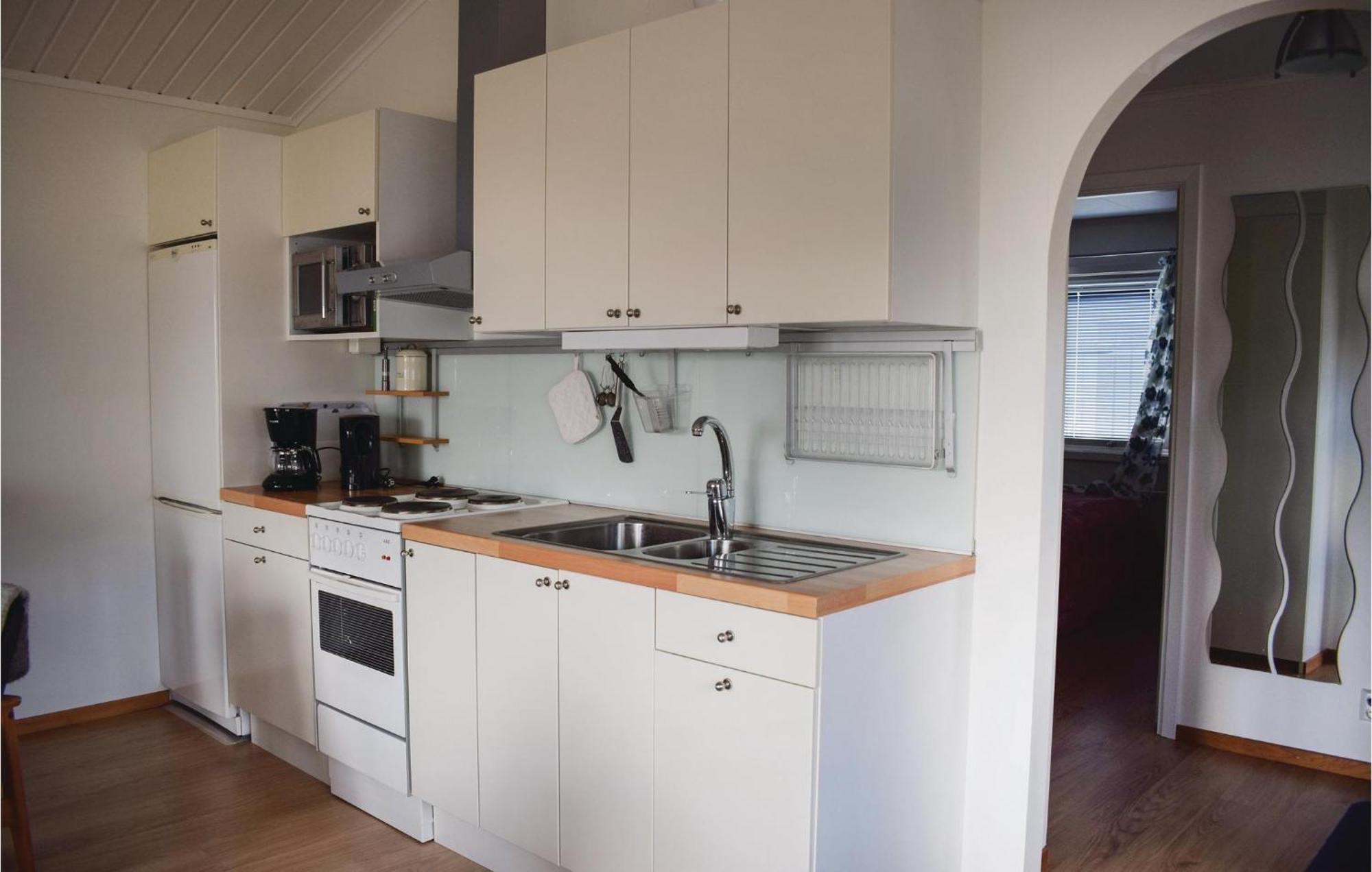 Amazing Home In Loettorp With House Sea View Bagian luar foto
